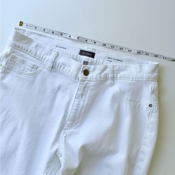 DL1961 Riley Boyfriend Straight Cut Cropped Length Jean in White Size 30 - Picture 9 of 13
